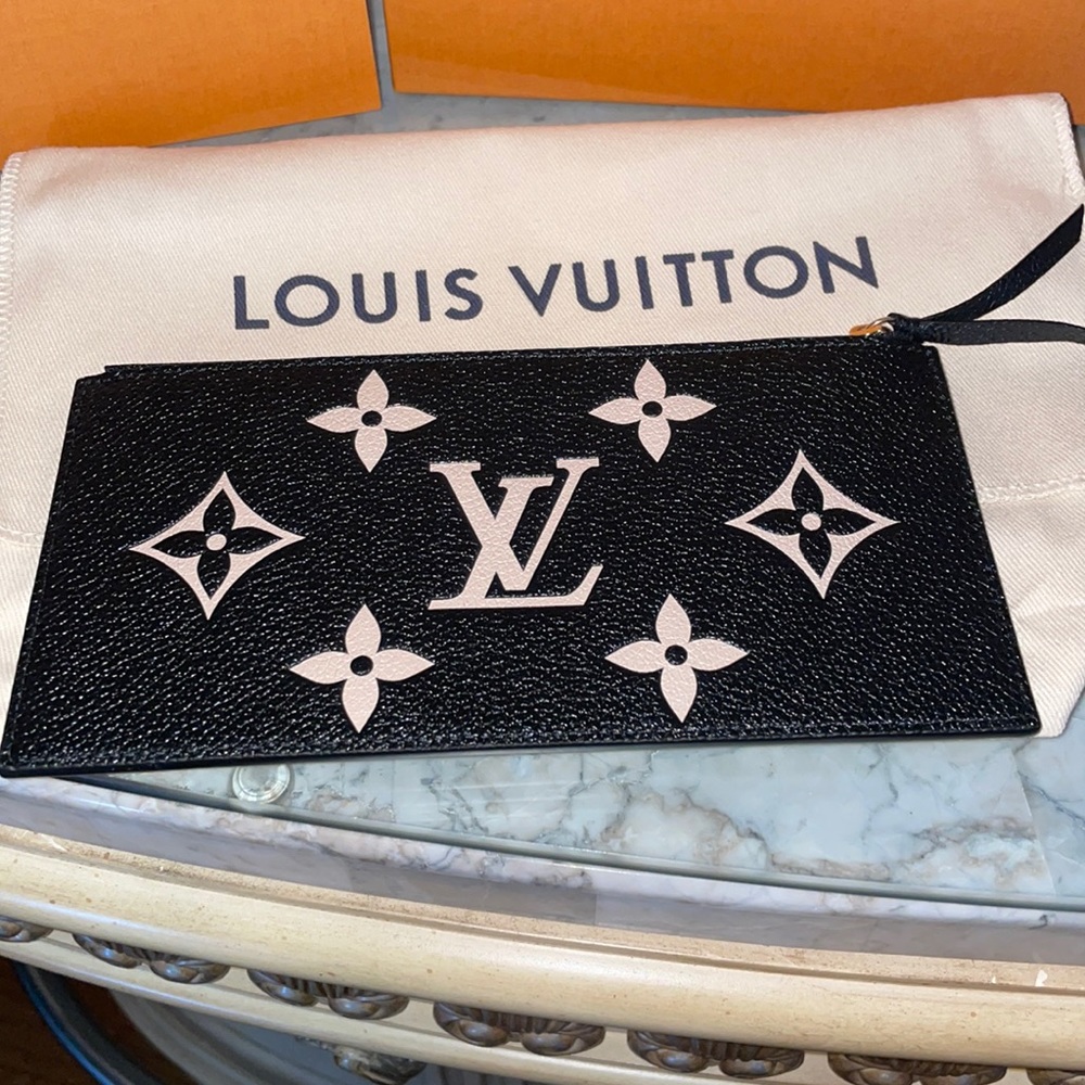 Louis Vuitton coin pouch